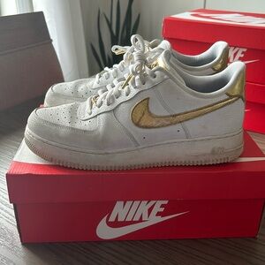 NIKE AF1 GOLD